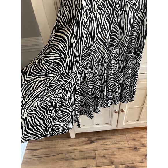 Chico’s size 2 or medium zebra print dress - Picture 3 of 3